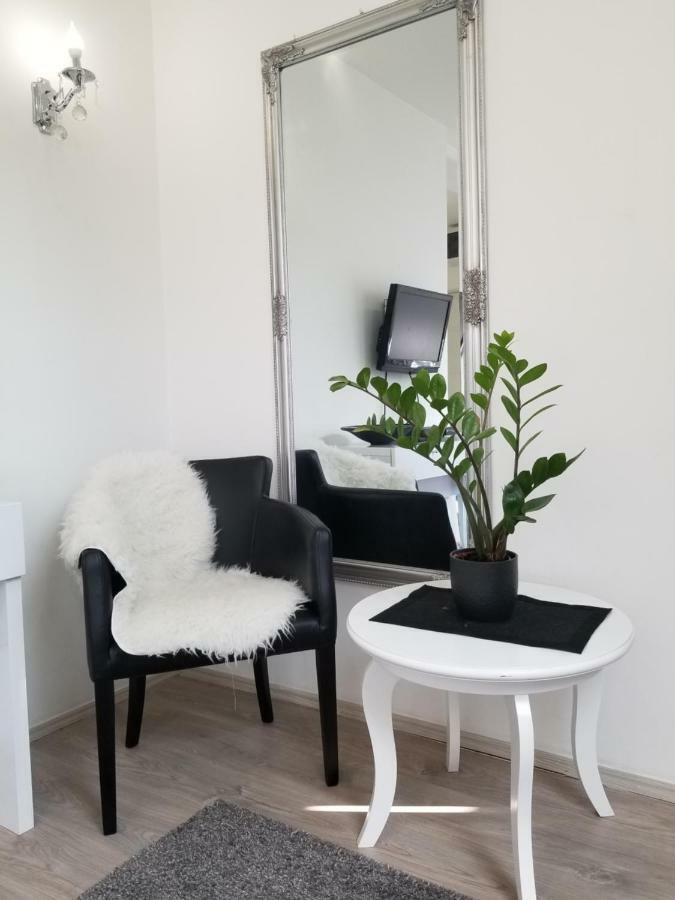 Stan Na Dan Angel Apartman Újvidék Kültér fotó